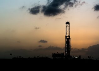 Kuwait and Iraq to study developing shared oil fields