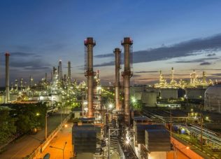 Aramco to spend $100bn on refining and chemicals projects